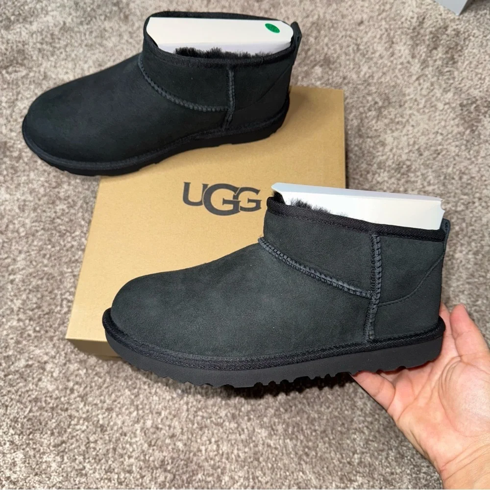 New Kids UGG Classic Ultra Mini Boots Black